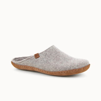 Chausson mule femme KITA en feutre de laine taupe — vue 3/4 | Soir & Matin