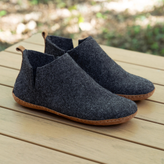 NAGANO men’s slipper in anthracite wool felt — handcrafted in Spain | Soir & Matin