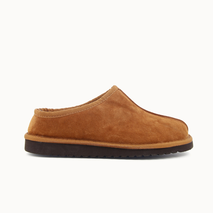MANU men’s slipper in whisky leather, wool lined — side view | Soir & Matin