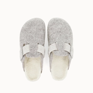 Women’s clog slipper in taupe wool felt — top view | Soir & Matin