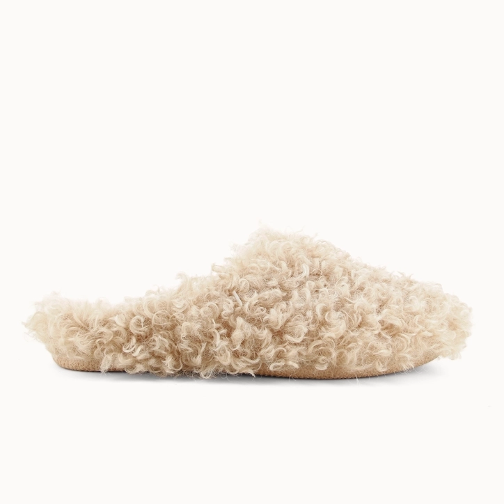 Chausson mule femme FRANCESCA en textile bouclette camel — vue de profil | Soir & Matin