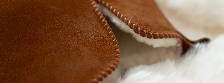 Soir & Matin | La marque sélectionne des matières supérieures telles que le cuir texturé pour sa souplesse et son toucher