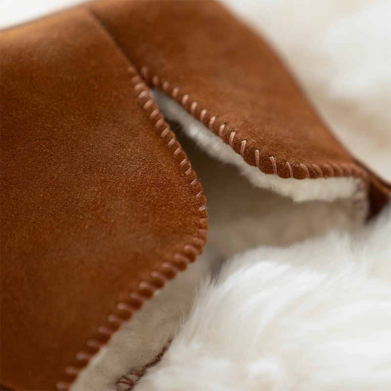 Soir & Matin | La marque sélectionne des matières supérieures telles que le cuir texturé pour sa souplesse et son toucher